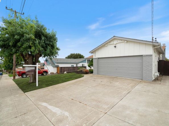 19267 Gliddon St, Castro Valley CA 94546