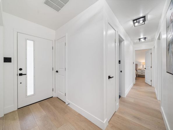 19267 Gliddon St, Castro Valley CA 94546