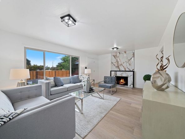 19267 Gliddon St, Castro Valley CA 94546