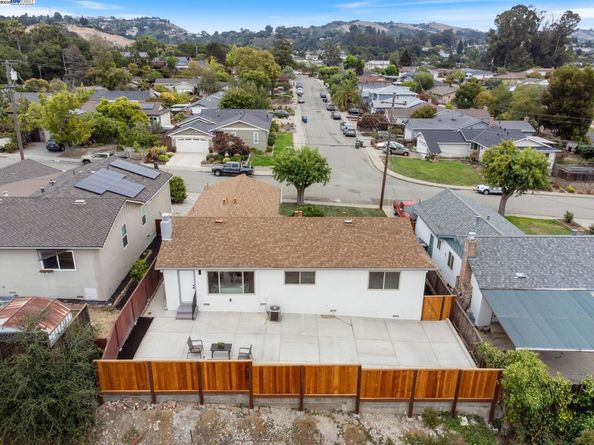19267 Gliddon St, Castro Valley CA 94546