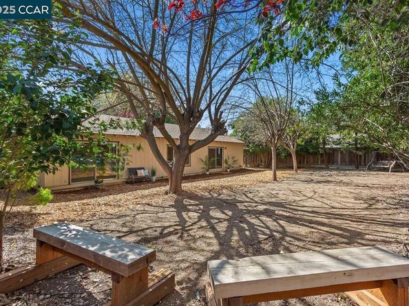 1167 Kaski Ln, Concord CA 94518