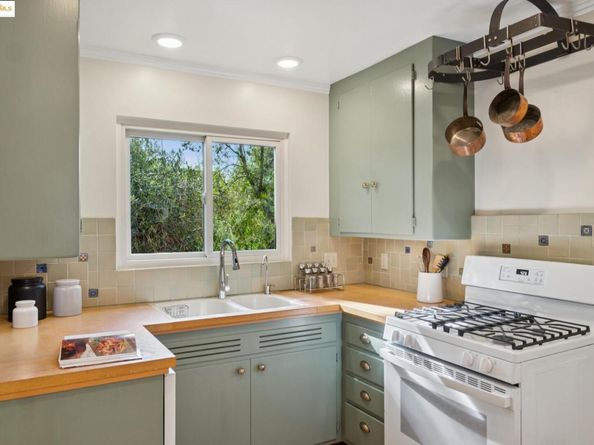 1510 Valley Rd, Kensington CA 94707