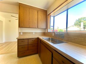 21284 Tyee St, Castro Valley CA 94546