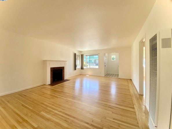 21284 Tyee St, Castro Valley CA 94546