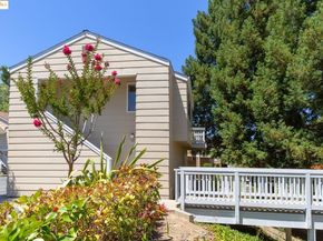221 Village Pl, Martinez CA 94553