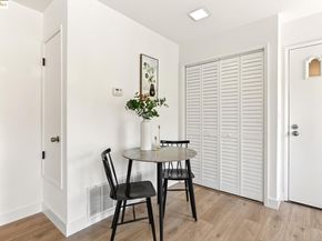 221 Village Pl, Martinez CA 94553