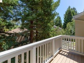 221 Village Pl, Martinez CA 94553