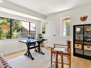 221 Village Pl, Martinez CA 94553
