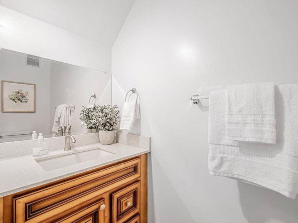 2474 Fairway Dr, San Leandro CA 94577