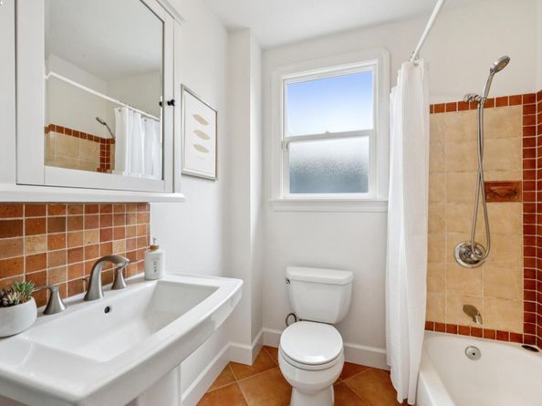 3764 35TH Avenue, Oakland CA 94619