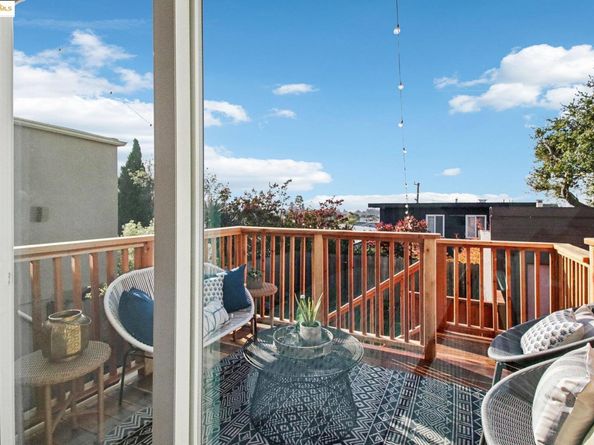 5361 Thomas Ave, Oakland CA 94618