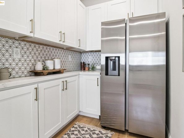 5361 Thomas Ave, Oakland CA 94618