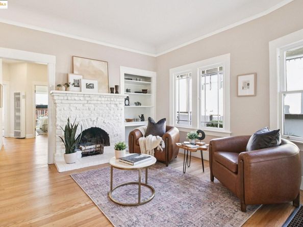 5361 Thomas Ave, Oakland CA 94618