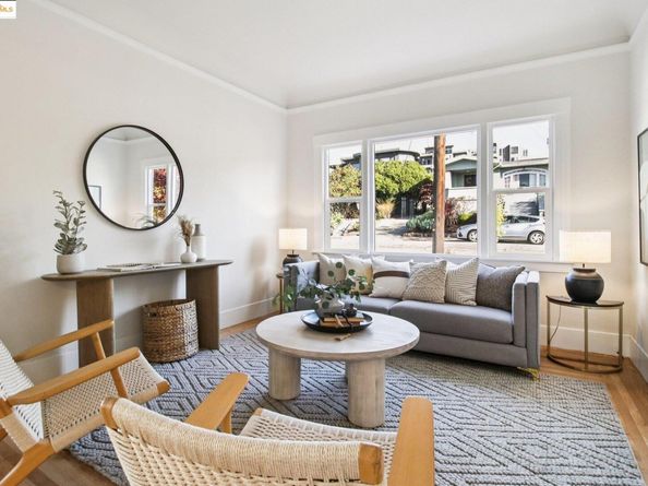 5361 Thomas Ave, Oakland CA 94618