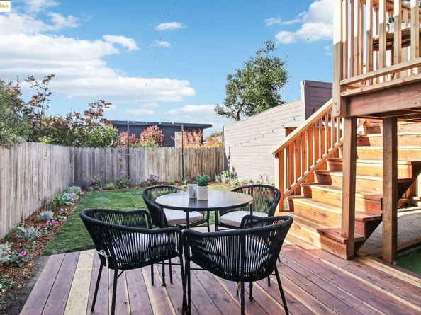 5361 Thomas Ave, Oakland CA 94618