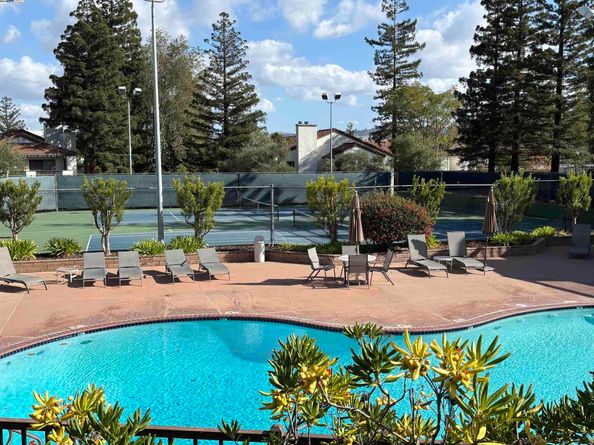 21109 Gary Dr 206, Hayward CA 94546