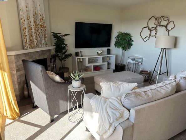 21109 Gary Dr 206, Hayward CA 94546