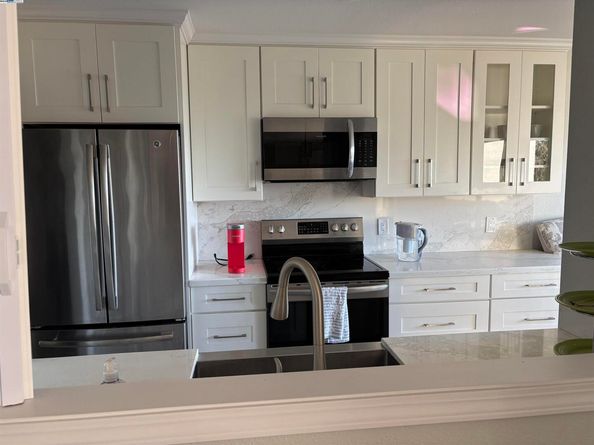 21109 Gary Dr 206, Hayward CA 94546