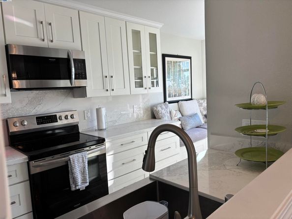 21109 Gary Dr 206, Hayward CA 94546