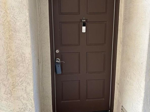 21109 Gary Dr 206, Hayward CA 94546