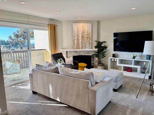 21109 Gary Dr 206, Hayward CA 94546