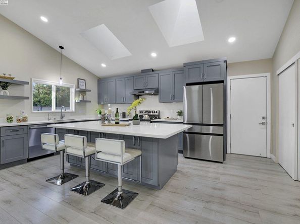 6140 Mayhews Landing Rd, Newark CA 94560