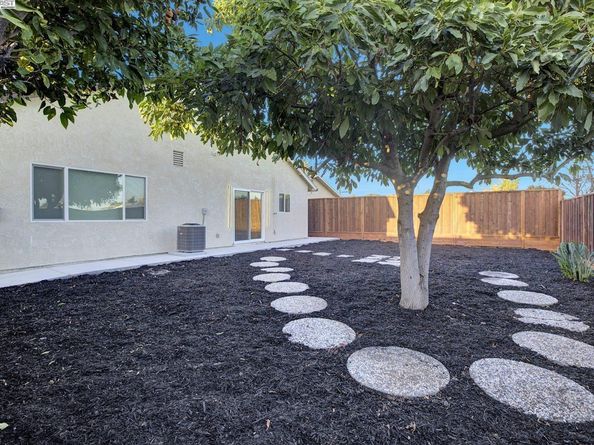 6140 Mayhews Landing Rd, Newark CA 94560