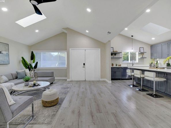 6140 Mayhews Landing Rd, Newark CA 94560