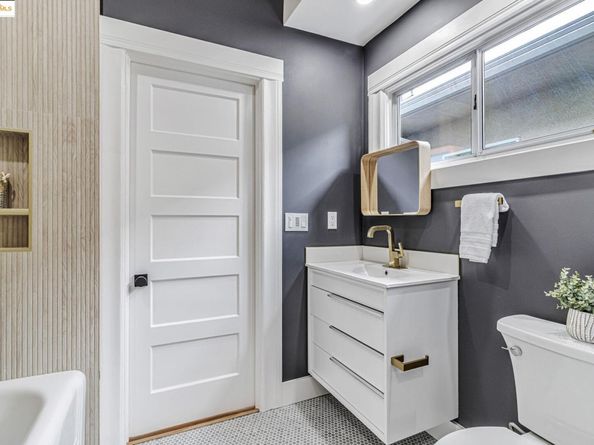 5614 Dover St, Oakland CA 94609