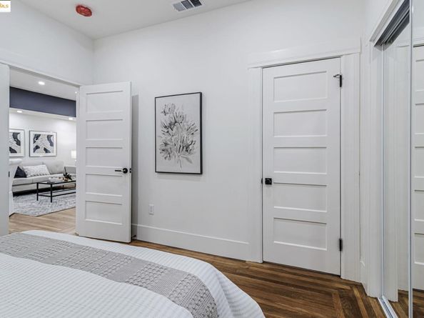 5614 Dover St, Oakland CA 94609