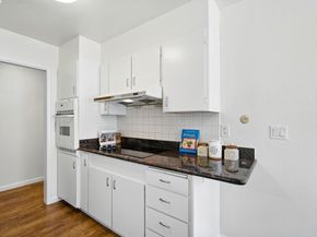 398 Adams St 304, Oakland CA 94610