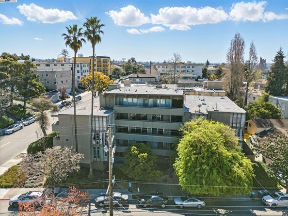 398 Adams St 304, Oakland CA 94610