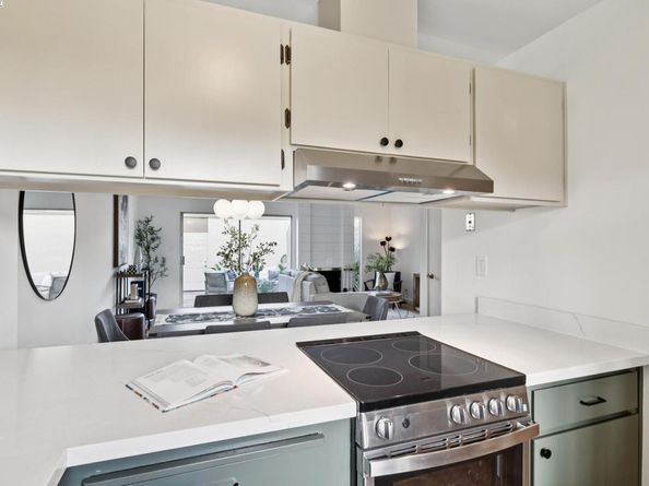 3032 Linda Vista, Alameda CA 94502