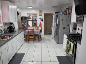 9821 E St, Oakland CA 94503