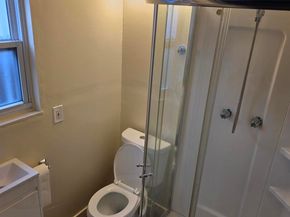 9821 E St, Oakland CA 94503