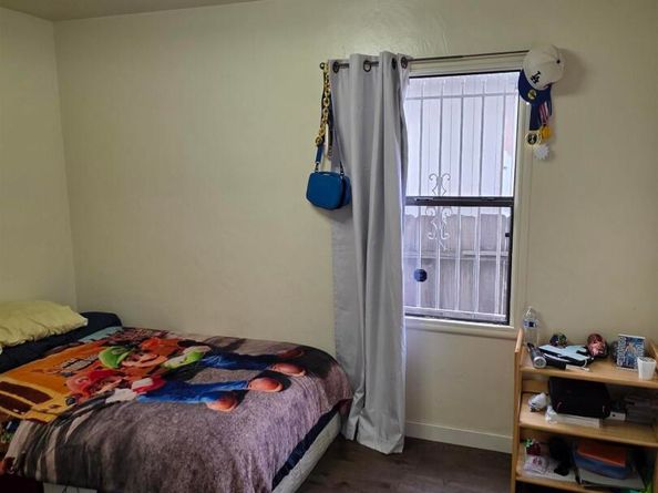 9821 E St, Oakland CA 94503