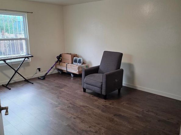 9821 E St, Oakland CA 94503