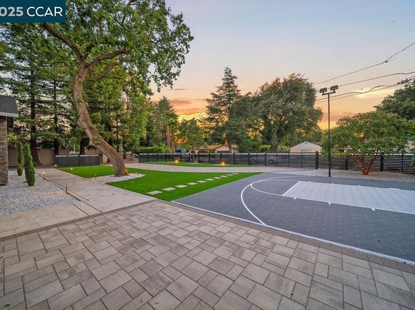 100 Alderwood Rd, Walnut Creek CA 94598