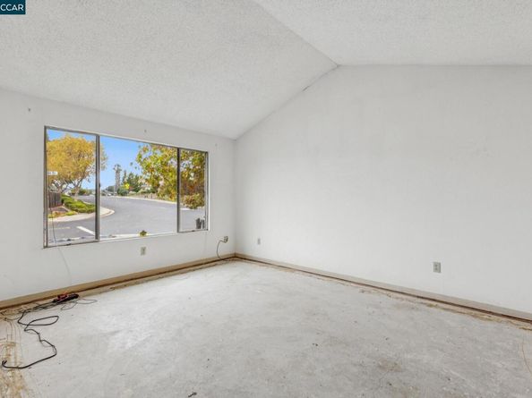 938 Sandy Cove Dr, Rodeo CA 94572