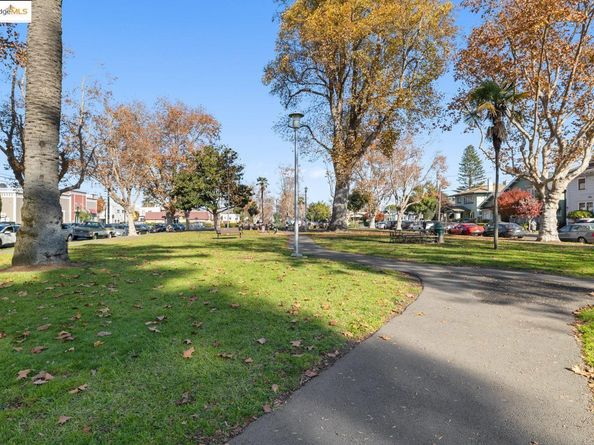 1241 Park Ave, Alameda CA 94501