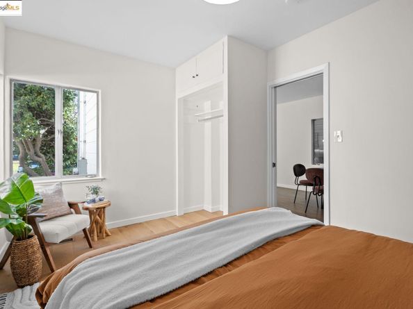 1241 Park Ave, Alameda CA 94501