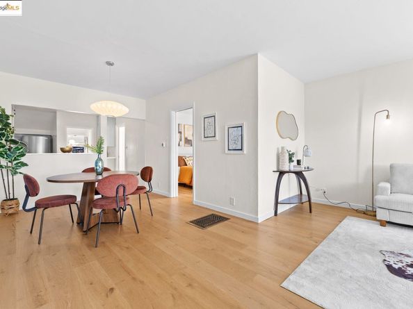 1241 Park Ave, Alameda CA 94501