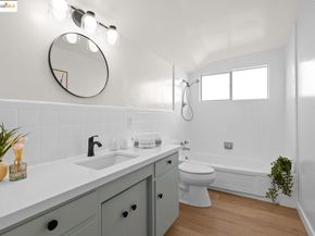 1241 Park Ave, Alameda CA 94501