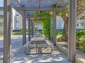 1131 Compass Ln 108, Foster City CA 94404