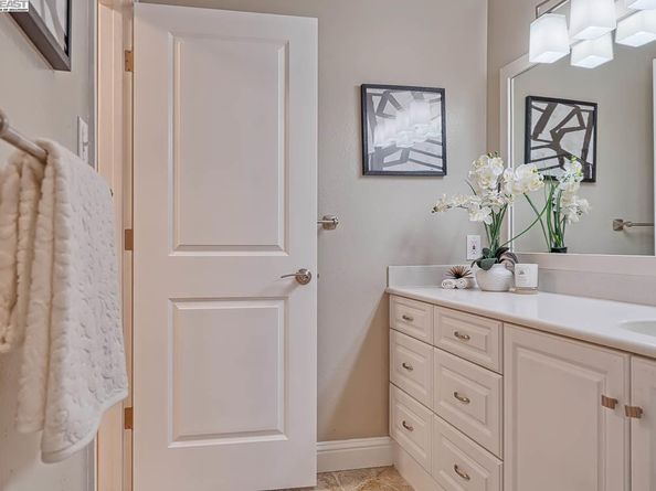 1131 Compass Ln 108, Foster City CA 94404