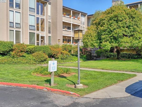 1131 Compass Ln 108, Foster City CA 94404