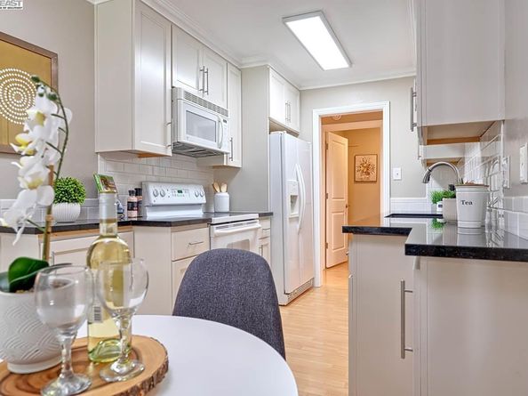 1131 Compass Ln 108, Foster City CA 94404