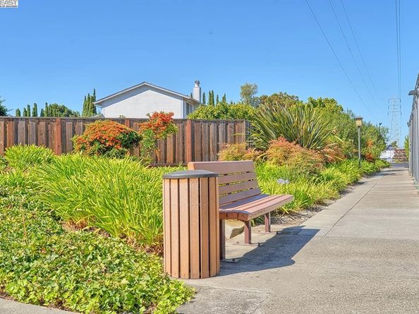 1131 Compass Ln 108, Foster City CA 94404