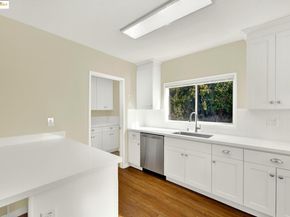 2106 Woodbine Ave, Oakland CA 94602