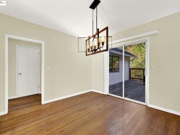 2106 Woodbine Ave, Oakland CA 94602